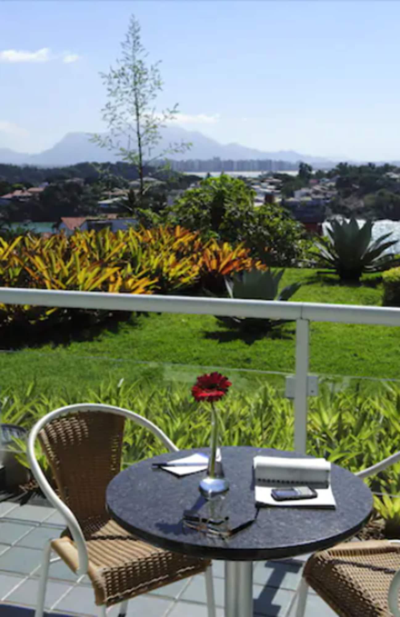 Hotel Senac Ilha Do Boi Vitoria Exterior photo View from the balcony of a suite at the hotel