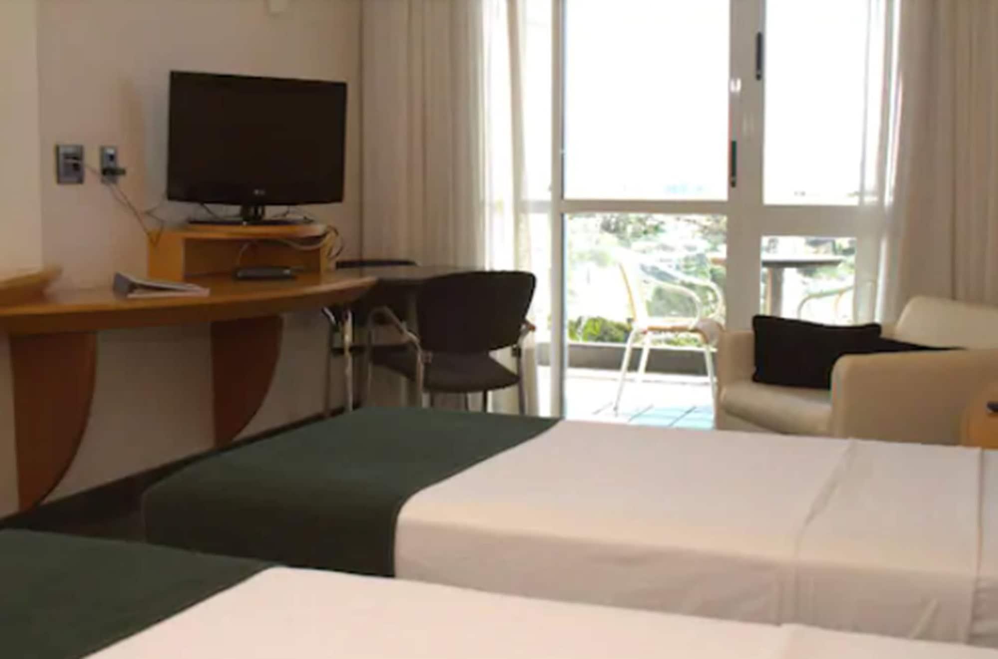 Hotel Senac Ilha Do Boi Vitoria Exterior photo A room at the hotel