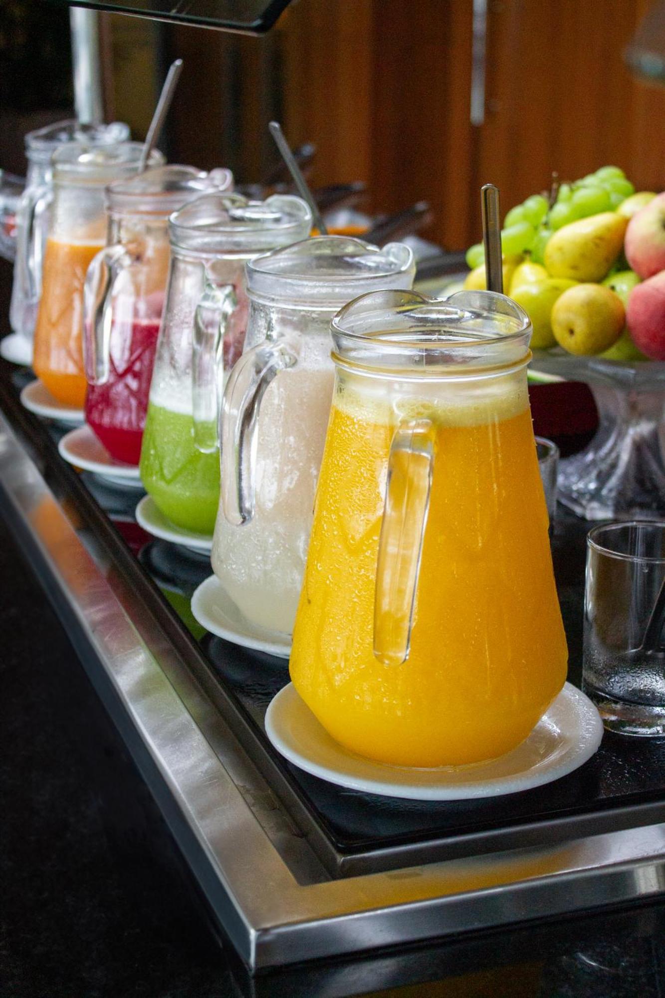 Hotel Senac Ilha Do Boi Vitoria Exterior photo A pitcher of orange juice