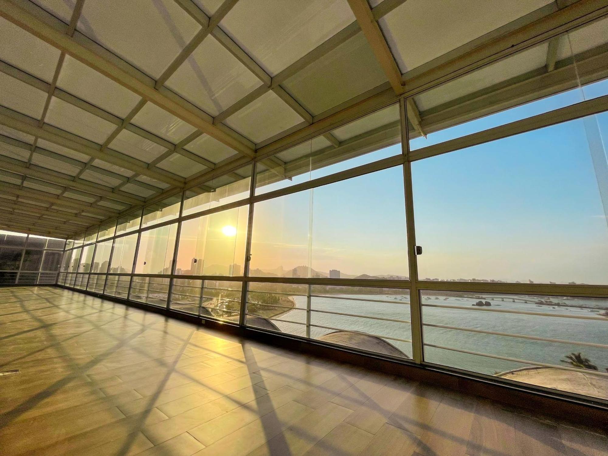 Hotel Senac Ilha Do Boi Vitoria Exterior photo The interior of the airport