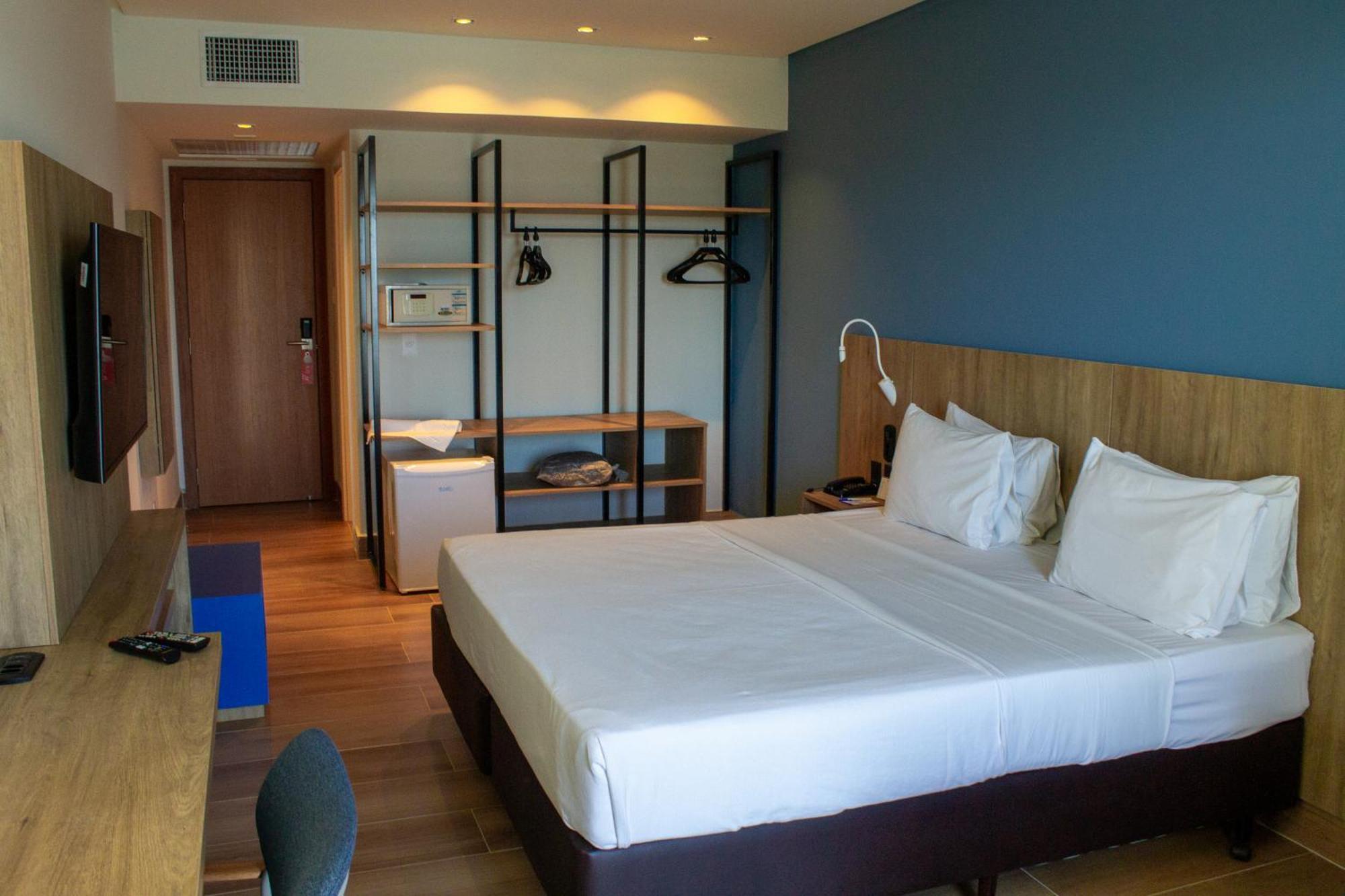 Hotel Senac Ilha Do Boi Vitoria Exterior photo A room at the hotel